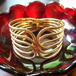 Gold Tone Wire Work Hinged Bracelet
